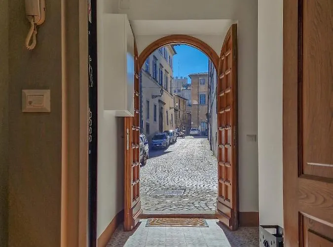 Al Quattro, Nel Centro Di * אורביאטו